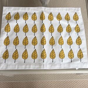 Crate&Barrel Set of 6 Yellow Leaf Placemats